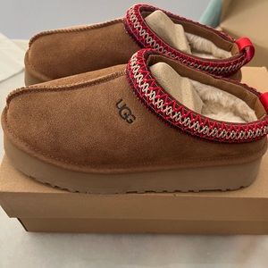 Brand New Ugg Tazz Slip-On Platform in Chestnut